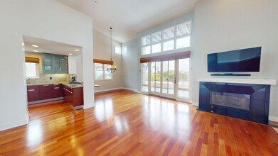 Building Photo - Luxurious Condominium | Rooftop Deck with Bay and Downtown Views