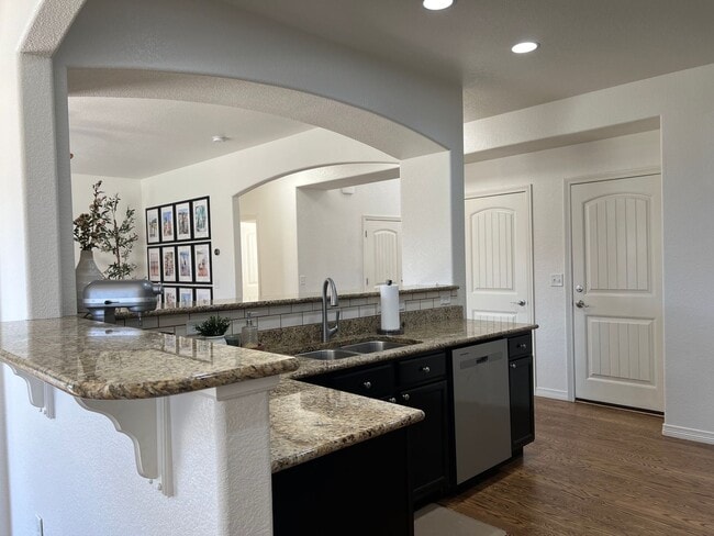 Building Photo - Beautiful 4 Bedroom Home in Meridian Ranch