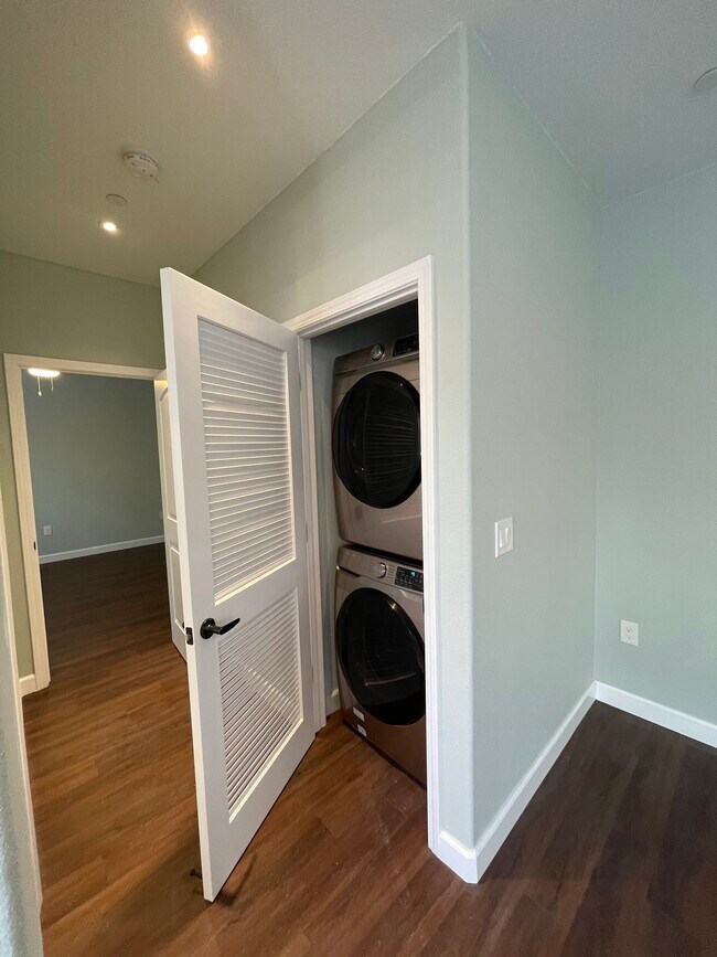 Building Photo - 1719 Heirloom St