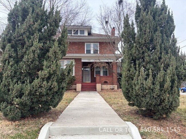 Building Photo - 1901 Avon Rd SW