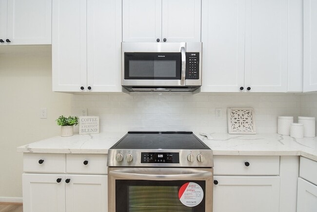 Building Photo - 134 N Magnolia Pond Pl