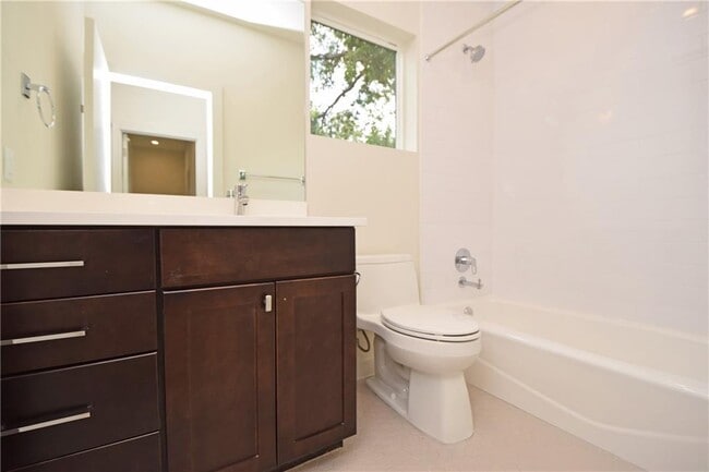 Building Photo - 5405 Sunshine Dr