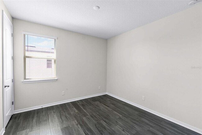 Building Photo - 1541 Bayfront Pk Aly