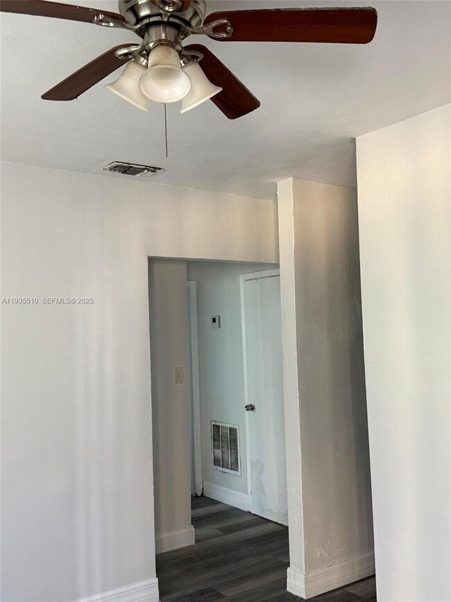 Building Photo - 2247 Simms St