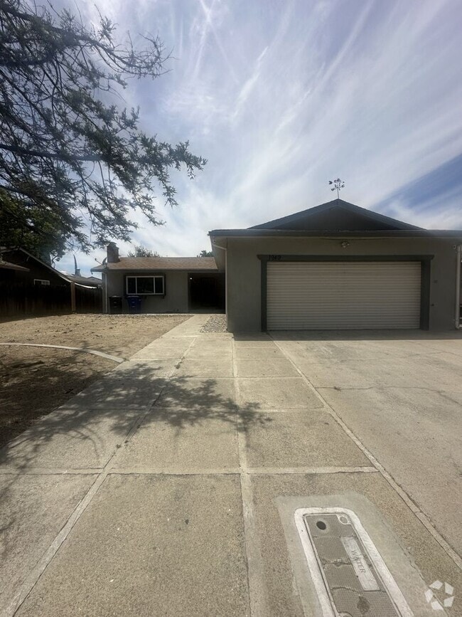 Building Photo - Coming in August-Ceres Home!