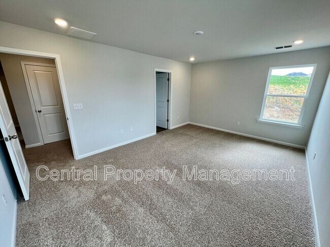 Building Photo - 458 Haddon Trl