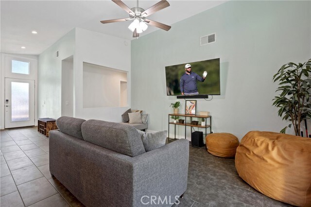 Building Photo - 80695 Columbia Ave