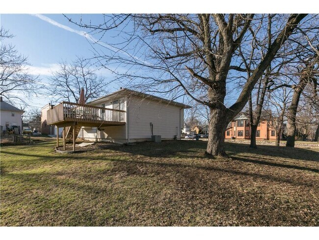 Building Photo - 1900 Atkins St