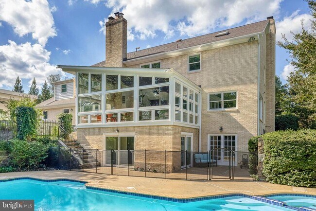 Building Photo - 1107 Savile Ln