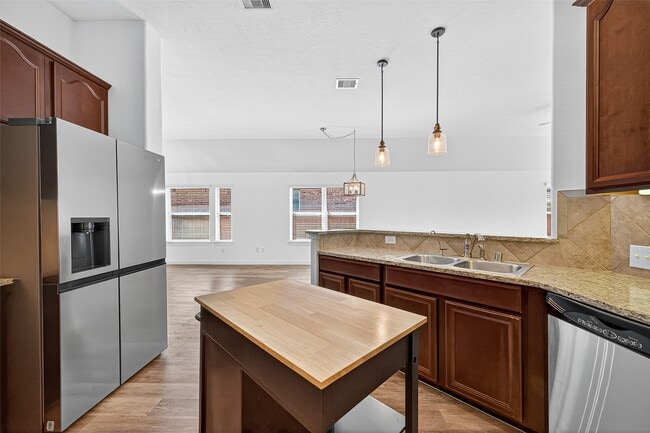 Building Photo - 16930 Creek Mountain Dr