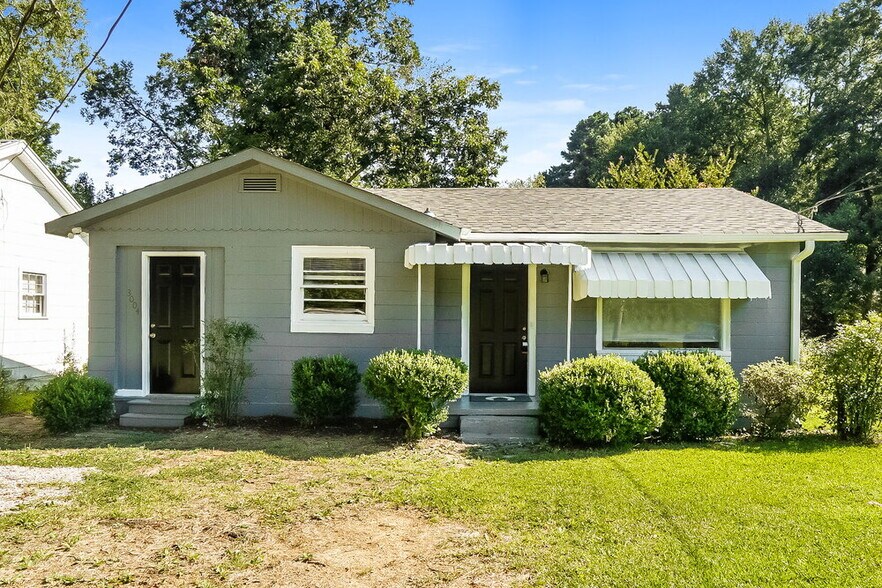 Primary Photo - 3004 Forestdale Blvd