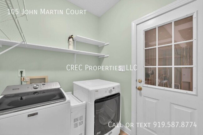 Building Photo - 105 John Martin Ct