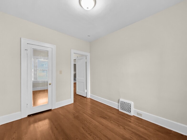 Building Photo - 3928 Upton Ave