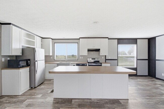 Building Photo - 303 Mesa Rdg