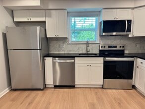 Building Photo - 534 Kalmia St