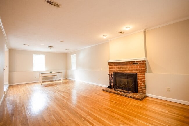 Building Photo - 5337 Washington St