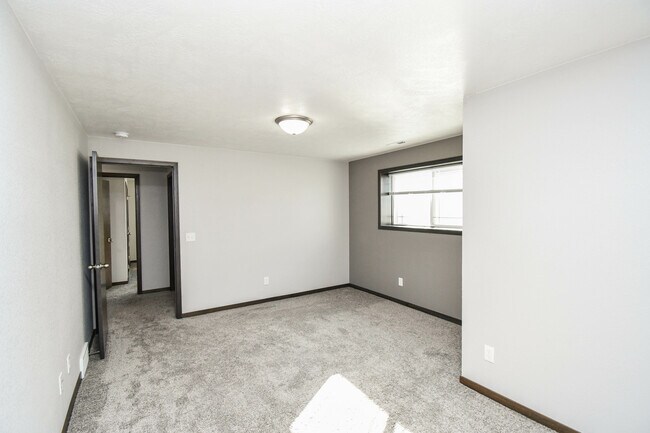 Building Photo - 3616 S Outfield Cir