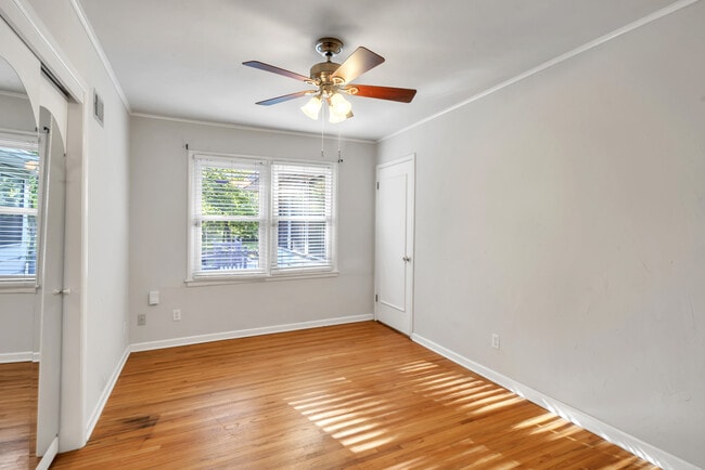 Building Photo - 5230 S Marion Ave