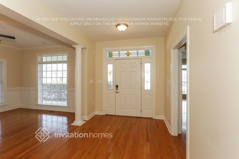 Building Photo - 3915 Lake Park Rd