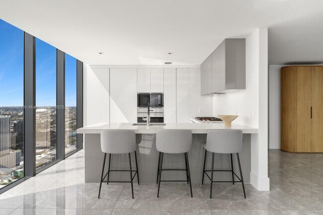 Building Photo - 788 NE 23rd St