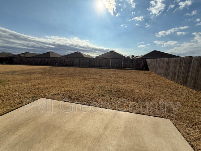 Building Photo - 8506 E 161st Pl S