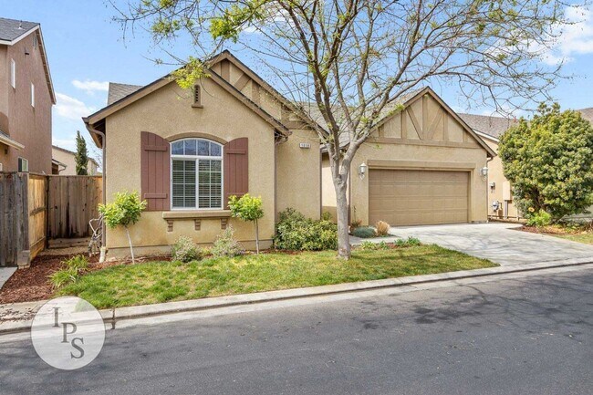 Building Photo - Harlan Ranch Clovis Home, 3BR/2BA, Amazing Community - Lots of Amenities!