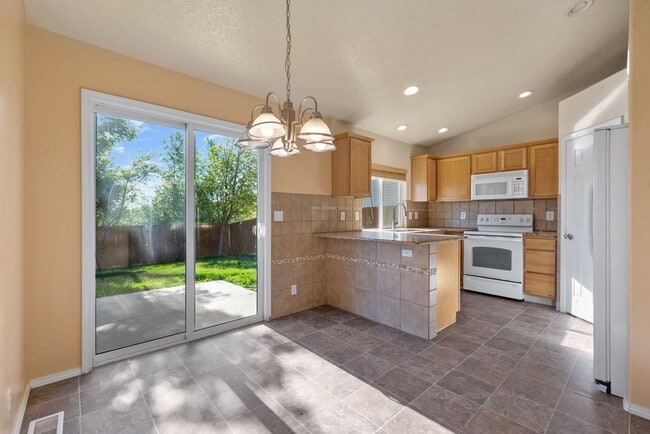 Building Photo - 3 Bedroom 2.5 Bathroom Home in Southwest B...