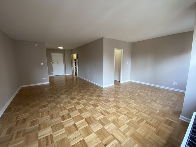 Interior Photo - Lexington Towers