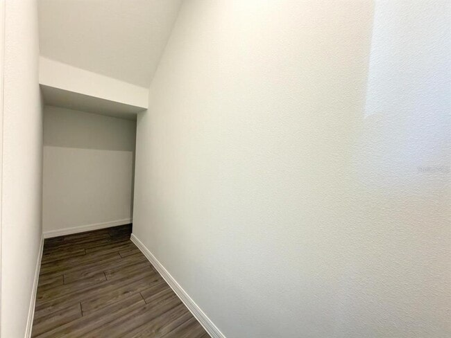 Building Photo - 1327 Normandy Dr