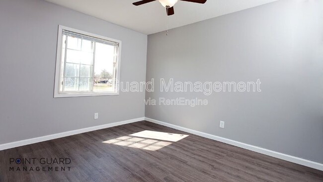 Building Photo - 2110 E 16th St N