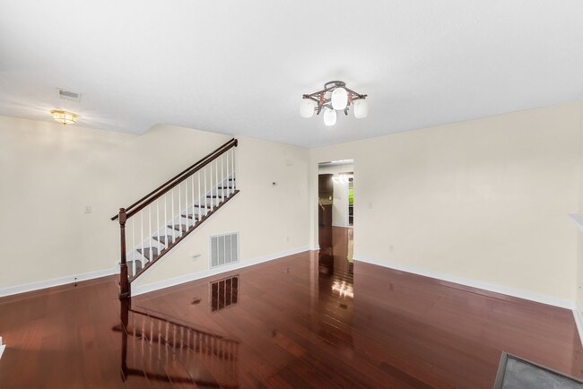 Building Photo - 7020 Timber Oak Dr