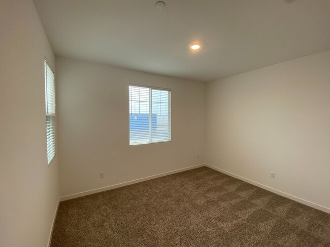 Building Photo - Beautiful 3 Bedroom 2 Bath Home for Rent -...