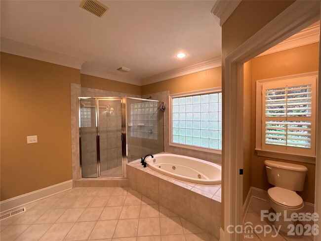 Building Photo - 14419 Ballantyne Meadows Dr