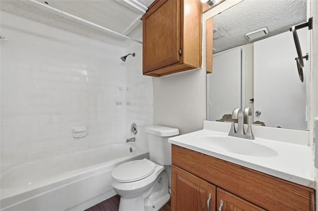 Building Photo - 504 Kings Way Dr