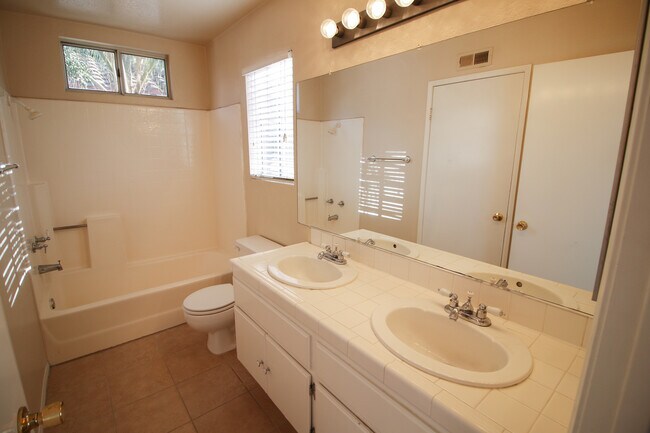 Building Photo - Welcome home to this gorgeous 3-bedroom, 2.5-bath home located in the highly desirable Riverwalk ...