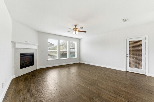 Building Photo - 5649 Salt Springs Dr