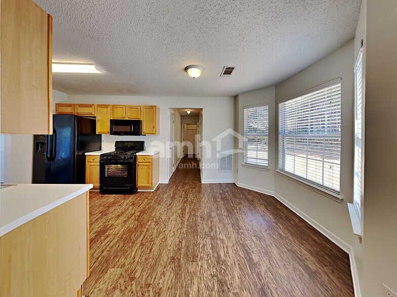 Building Photo - 227 Penny Ln