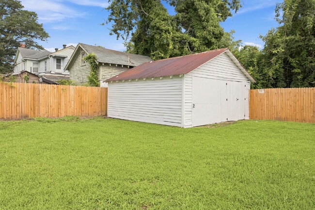Building Photo - Freshly Renovated Ranch with a Spacious Fenced Yard