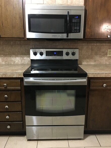 Oven - 2901 W Illinois Ave