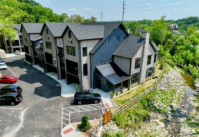 Building Photo - 4060 Walton Creek Rd