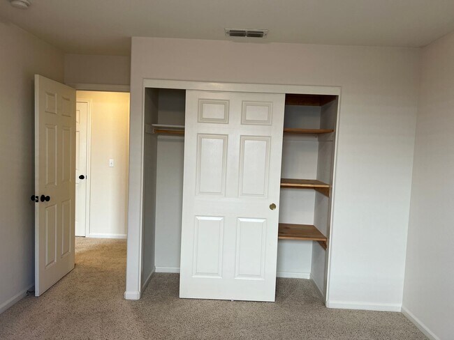 Building Photo - 4501 Waitsfield Cir