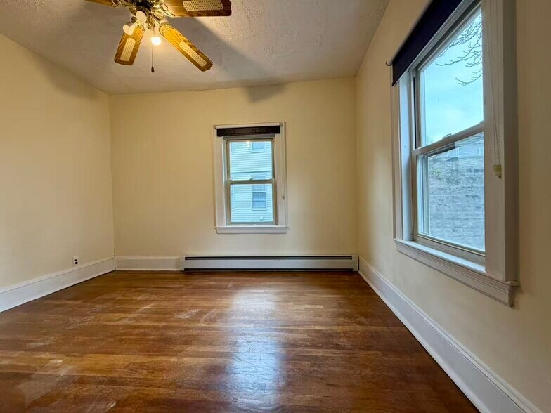 Building Photo - 24 Arden St