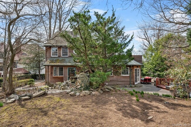 Building Photo - 32 Merriam Ave