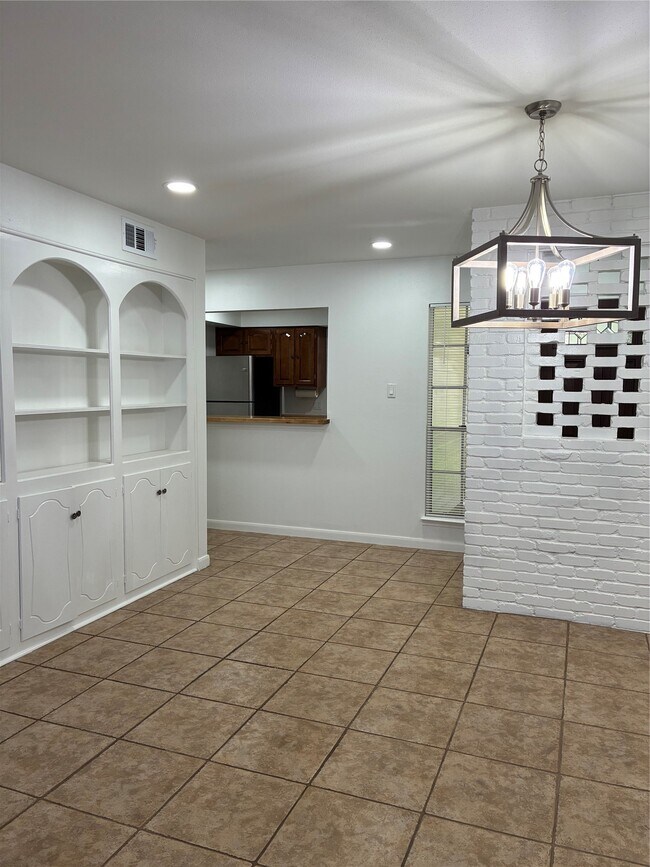 Building Photo - 13026 Trail Hollow Dr