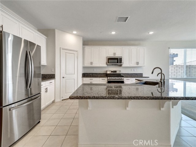 Building Photo - 43885 Arancia Way