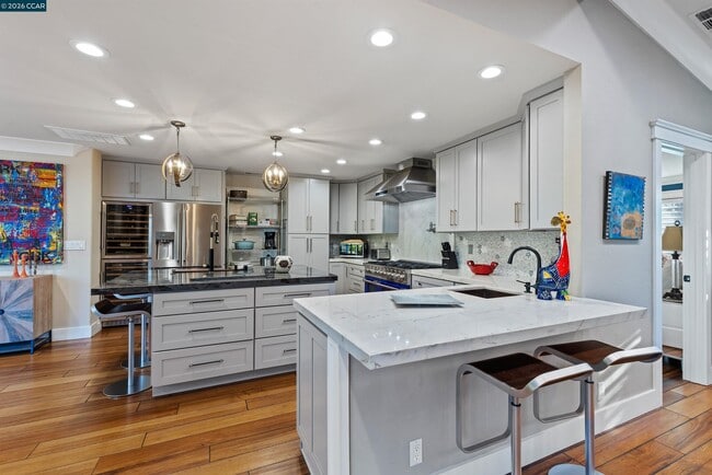 Building Photo - 10 Jolie Ln