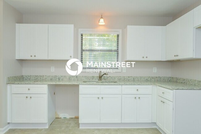 Building Photo - 3 Bedroom Pet-Friendly Home in Conyers, GA with Main Street Renewal