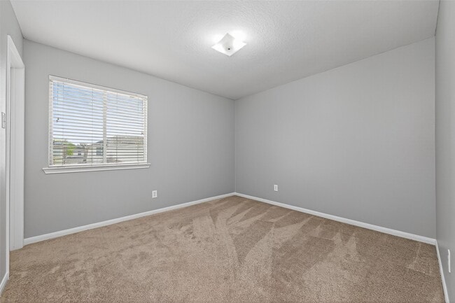 Building Photo - 2502 Gwenfair Dr