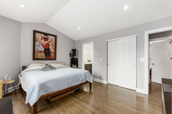 Building Photo - 6930 Avery Rd