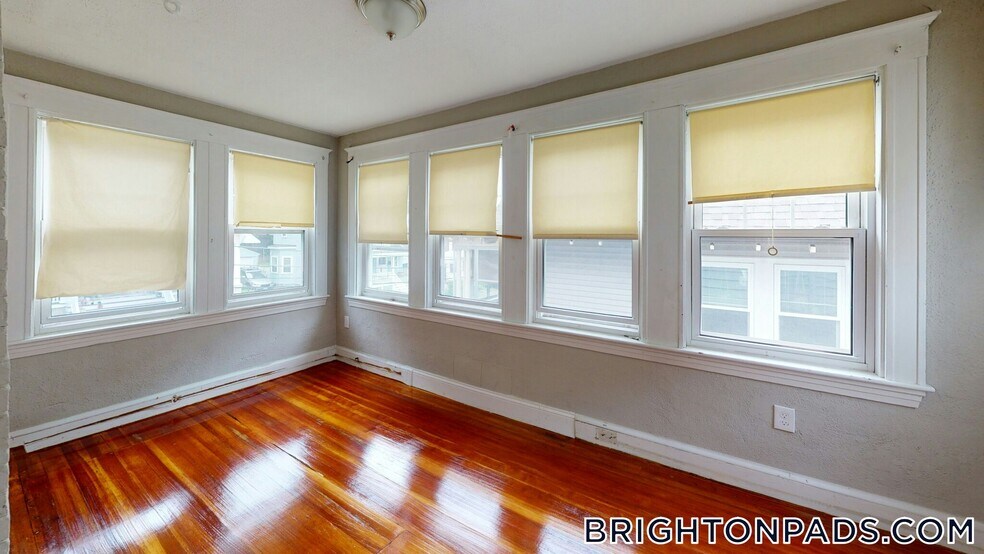 Building Photo - 20-22 Upcrest Rd.